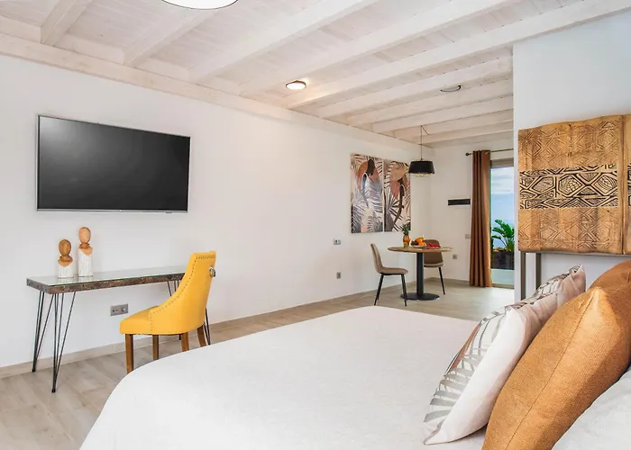 Etti - Paradise La Roca Lajita